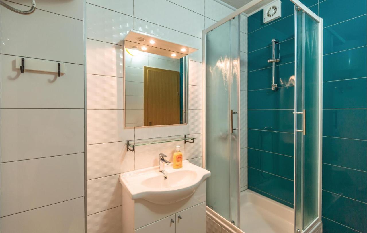 2 Bedroom Beautiful Apartment In Макарська Екстер'єр фото