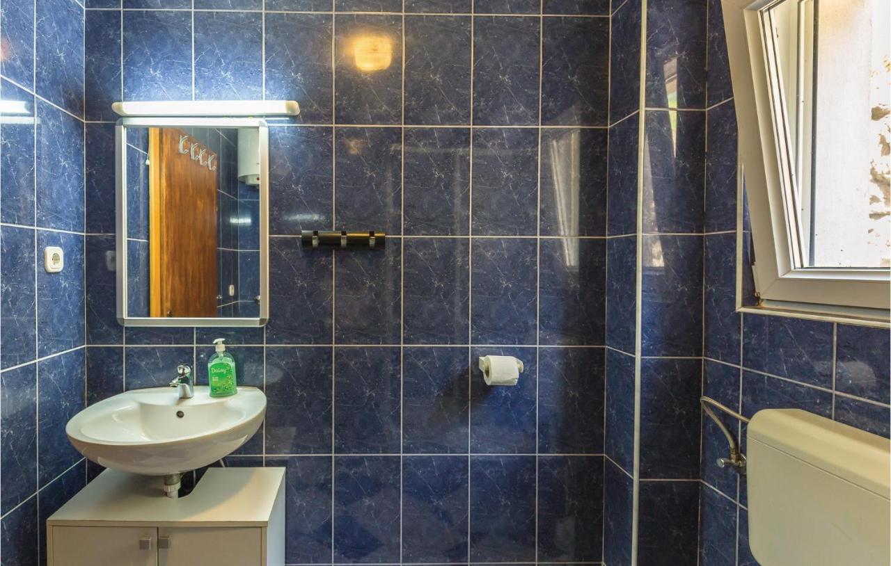 2 Bedroom Beautiful Apartment In Макарська Екстер'єр фото